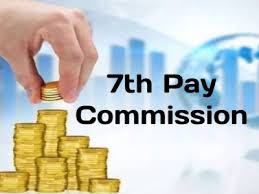 7th Pay Commission Latest Updates: केंद्र सरकार ने मार्च 2021 में ऐलान किया था कि केंद्रीय कर्मचारियों का महंगाई भत्ता (DA) और पेंशनर्स के लिए महंगाई राहत (DR) को 1 जुलाई 2021 से दोबारा शुरू कर दिया जाएगा. हालांकि सरकार ने 1 जनवरी 2020, 1 जुलाई 2020 और 1 जनवरी 2021 की तीन बकाया महंगाई भत्तों की किस्तों भुगतान को लेकर कुछ नहीं कहा गया है. सरकार के साथ होने वाली 8 मई की बैठक भी टल गई है, अब ये बैठक इस महीने के आखिरी हफ्ते में होने की उम्मीद है.